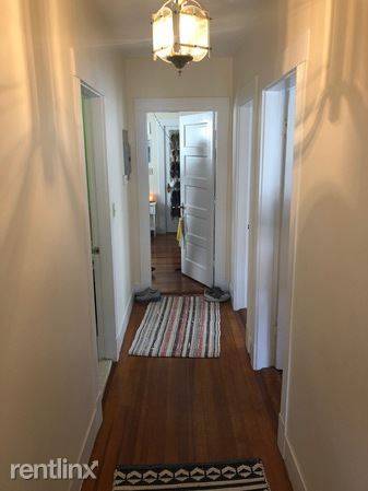 Main picture of 18 Brackett St