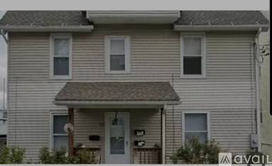 Main picture of 102 Fairview St