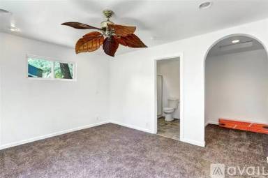 Main picture of 995 Drynan Ln