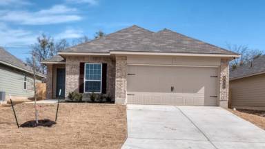Main picture of 533 Fallbrook Dr
