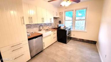 Main picture of 17018 Lithonia Ave