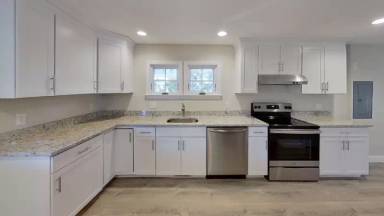 Main picture of 22 Pacific St