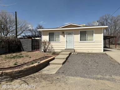 Main picture of 2005 N Hidden Valley Ln