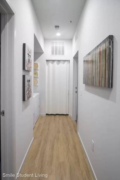Main picture of 512 E Green St