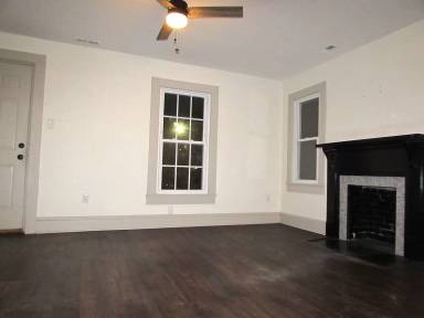 Main picture of 609 E A St