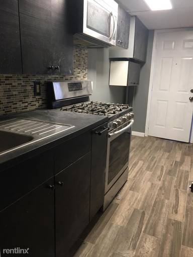 Main picture of 37 Oak St