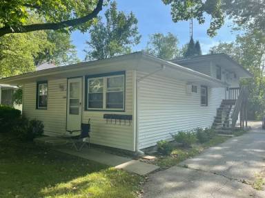Main picture of 200 S Grove St