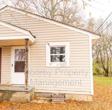 Main picture of 1802 S Greenwood Ave