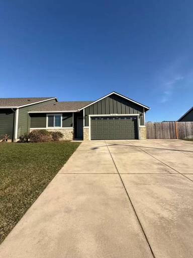 Main picture of 316 NE Alder Way