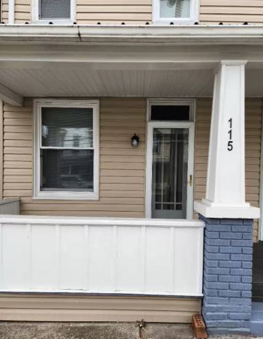 Main picture of 115 W Piedmont St