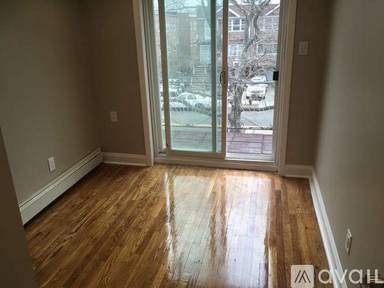 Main picture of 84 Avenue S