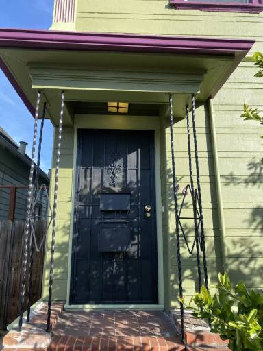 Main picture of 460 W MacArthur Blvd