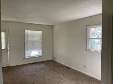 Main picture of 406 W Chestnut St