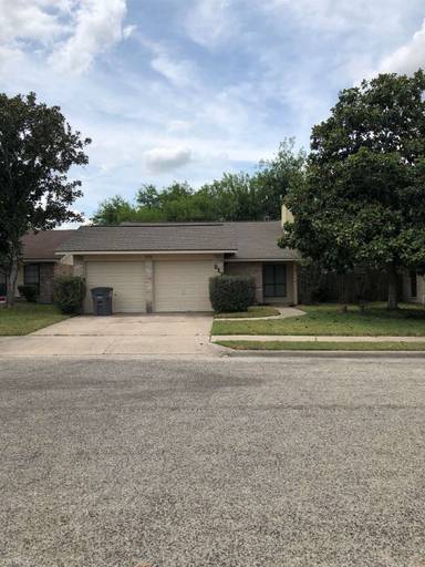 Main picture of 517 Camelot Dr