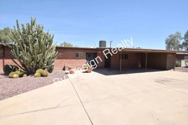 Main picture of 6931 E 3rd St