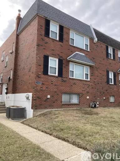 Main picture of 2102 Emerson St