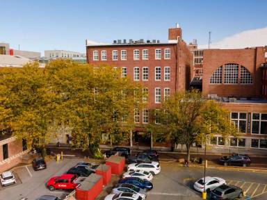 Main picture of 45 N Market St