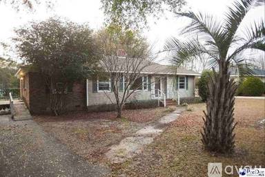 Main picture of 512 Green St