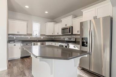 Main picture of 503 33rd Way E
