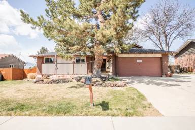 Main picture of 7085 Dover Way