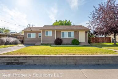 Main picture of 3010 W Lakeside Dr