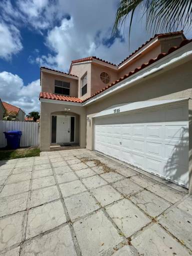 Main picture of Emerald Pointe