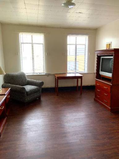 Main picture of 25 W Chestnut St