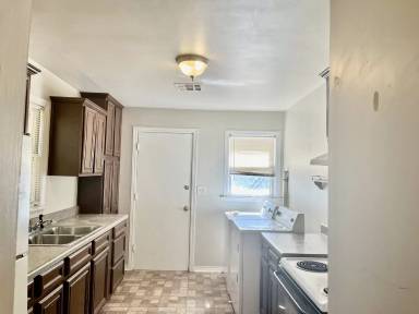 Main picture of 3000 NW 27th St