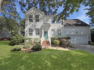 Main picture of 110 Golden Crest Ct