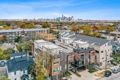 Main picture of 425 W 9th St