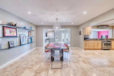 Main picture of 3415 E Camelback Rd
