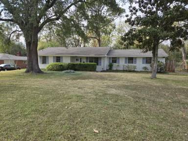 Main picture of 2704 Fairmont Rd