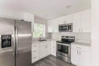 Main picture of 1770 17th St S