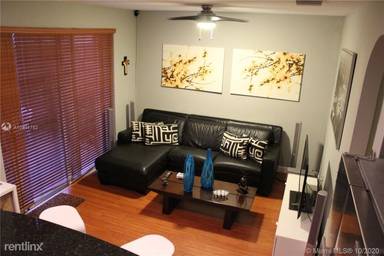 Main picture of 11206 NW 56th St