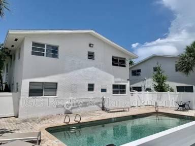 Main picture of 108 W Fee Ave