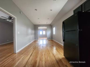 Main picture of 5906 S Lasalle St