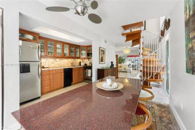 Main picture of 2610 Bird Ave