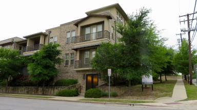 Main picture of 2800 Sandage Ave