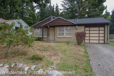 Main picture of 15822 14th Ave NE