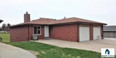 Main picture of 5624-5626 S 38th St