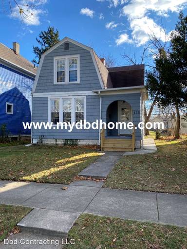Main picture of 425 Kinnaird Ave