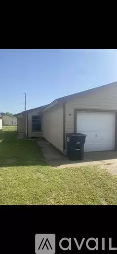 Main picture of 2119 W Oak Ave