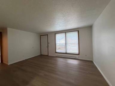 Main picture of 204 S Spring St