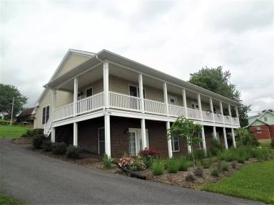 Main picture of 995 Smith Ave