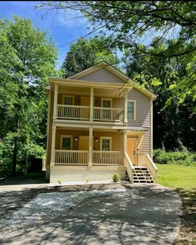 Main picture of 1065 Ada Ave NW