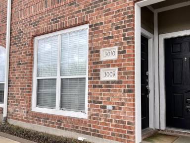 Main picture of Lakeridge Townhomes