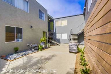Main picture of 225 S Ditmar St