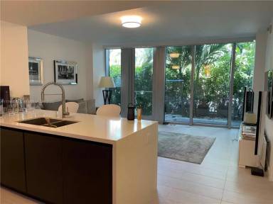 Main picture of 1 Collins Ave