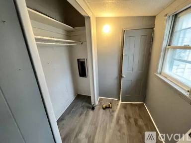 Main picture of 629 E Broadway St