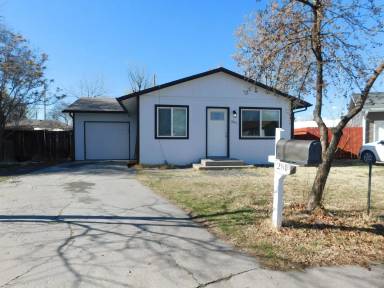 Main picture of 281 Oak Ct